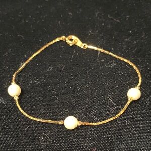 Vintage 7” Gold and Cream pearl Bracelet
